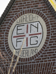901026 Afbeelding van het geschilderde logo van 'ENFG - UTRECHT - NEDERLAND', op de voorgevel van de woningen Mr. ...
